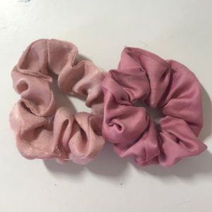 Pink scrunchie 2 pack